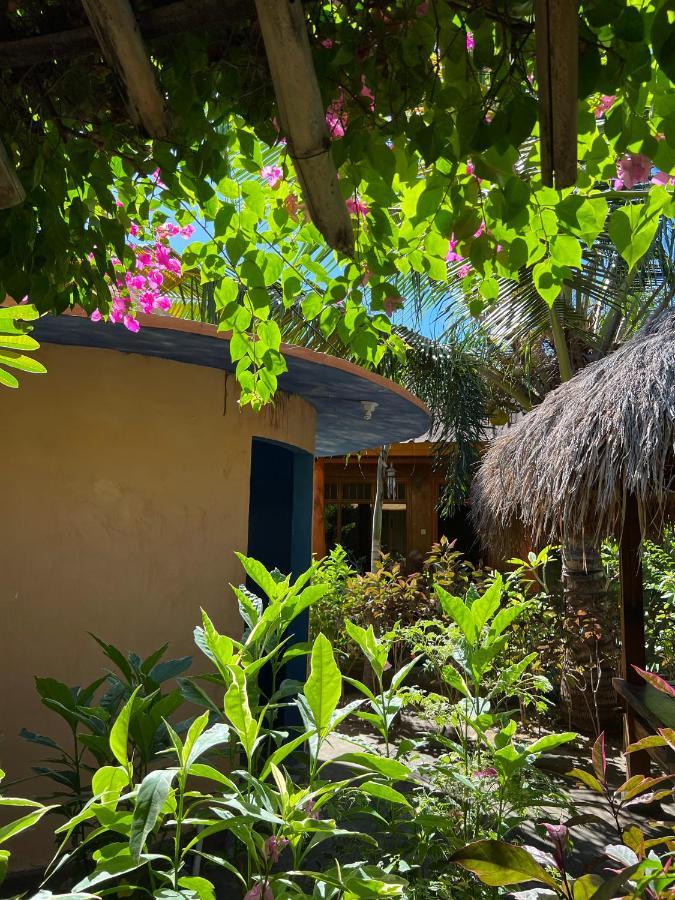 Banana Cottages Gili Air Exterior foto